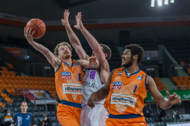 人换人模式 人换人模式